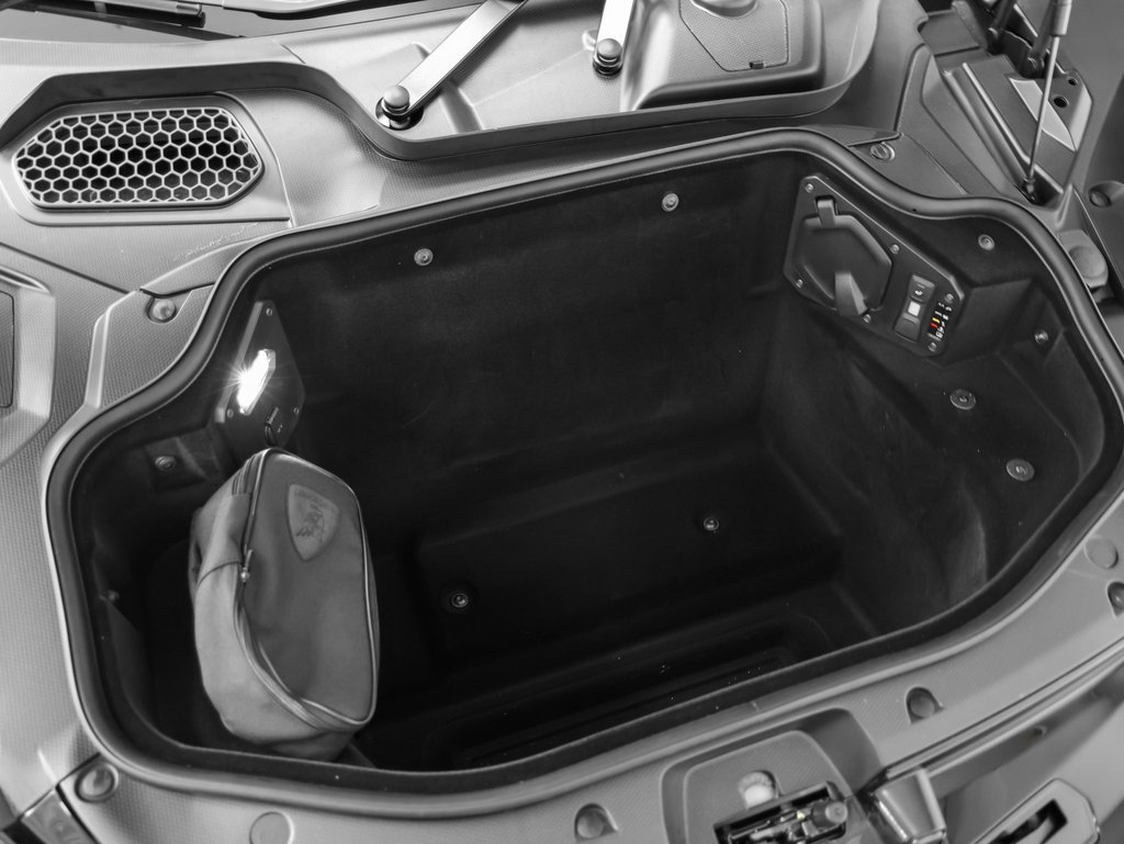 Used 2024 Lamborghini Revuelto image 14
