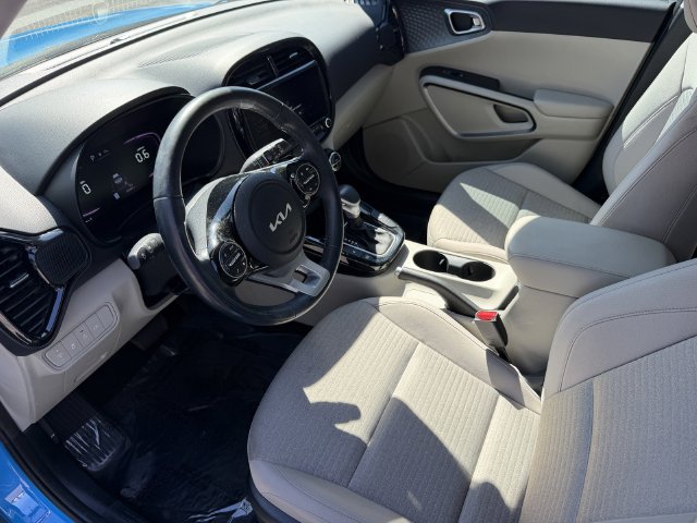 Certified 2023 Kia Soul EX FWD image 14