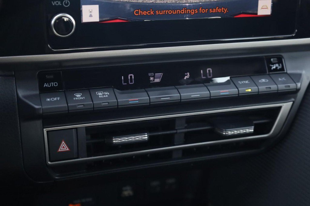 Certified 2025 Toyota Camry SE FWD image 16