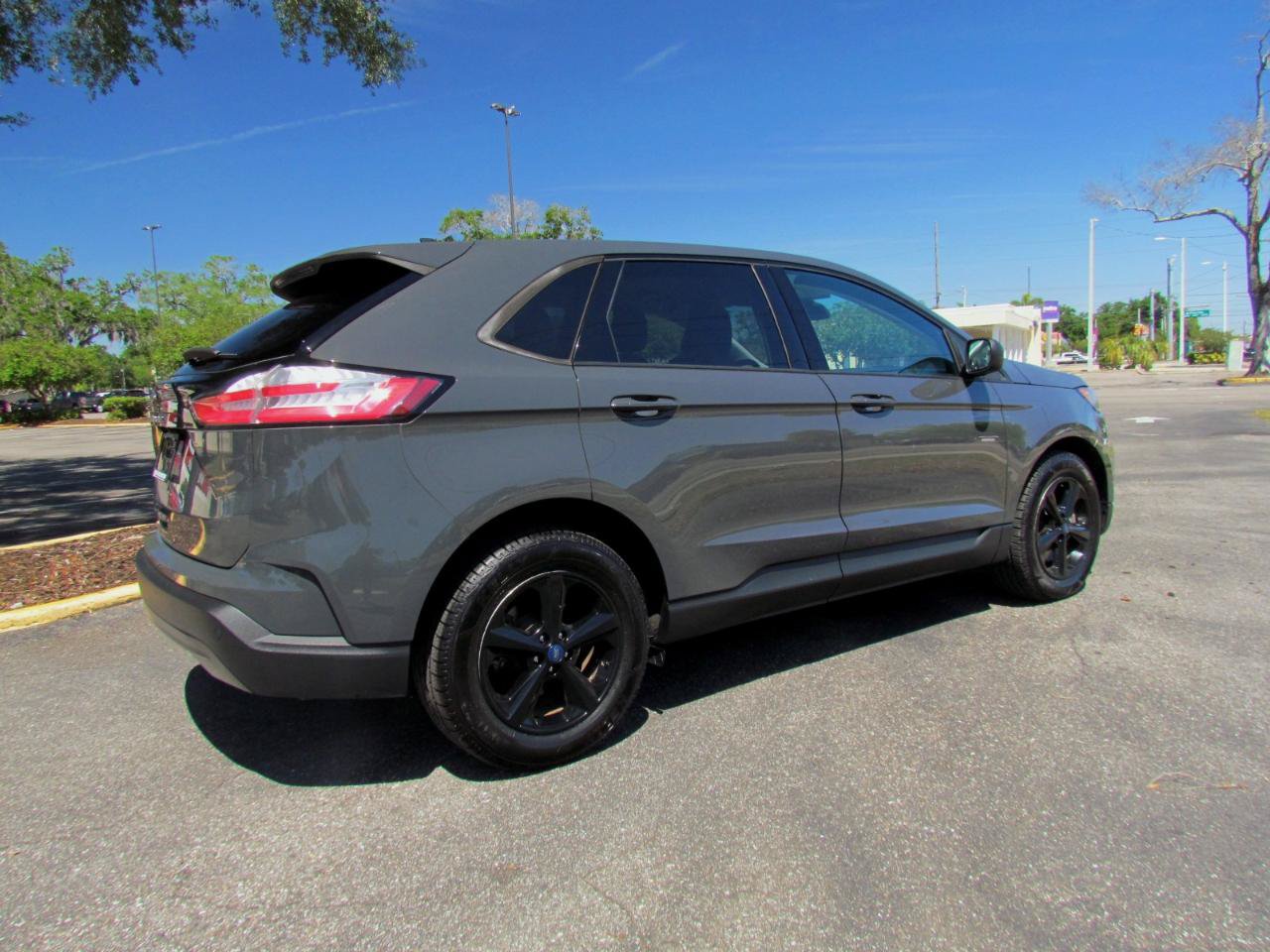Used 2021 Ford Edge SE FWD image 11