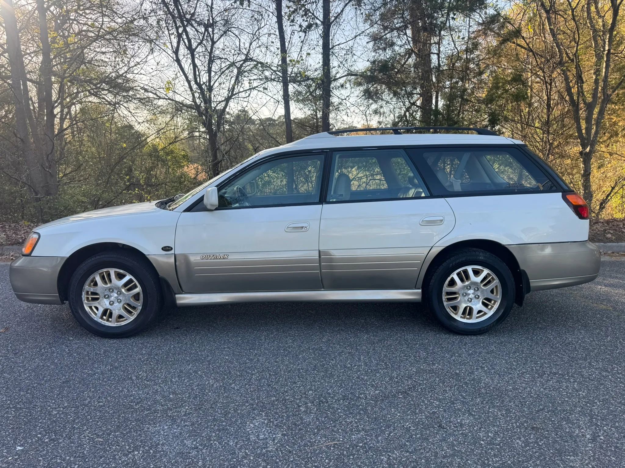 Used 2002 Subaru Outback H6 L.L. Bean Edition image 2