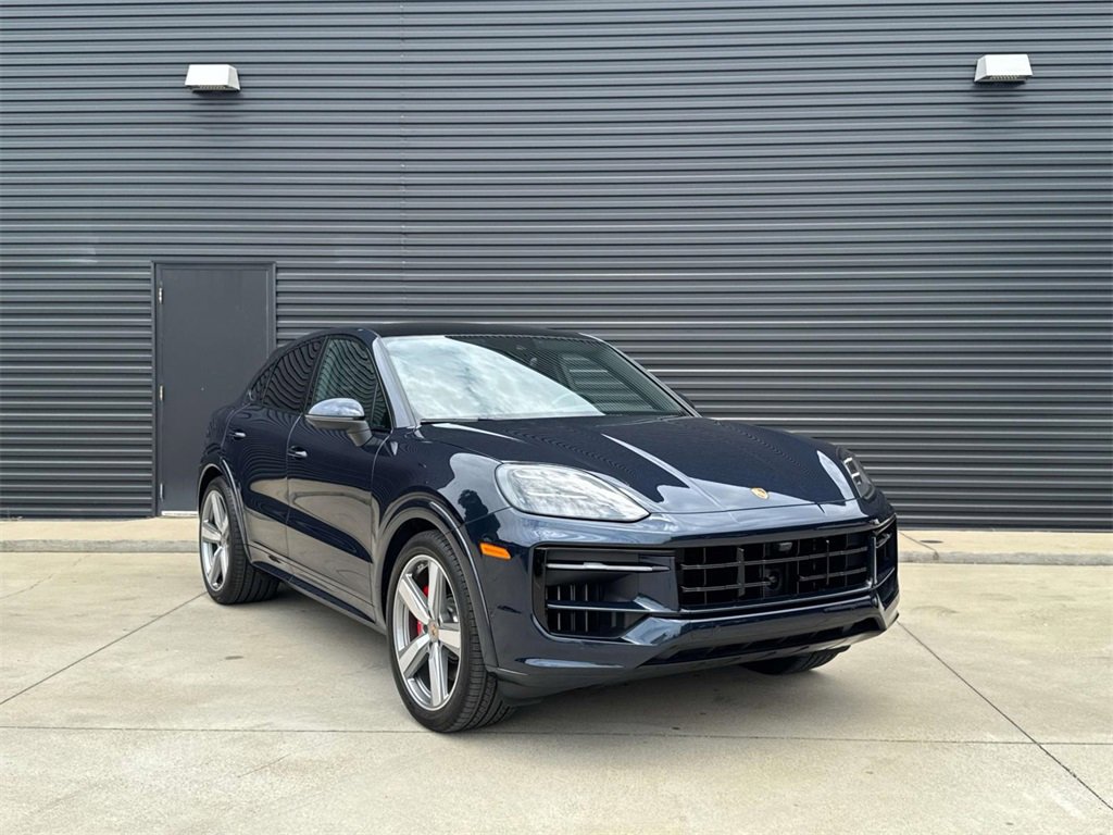 Certified 2025 Porsche Cayenne S image 9