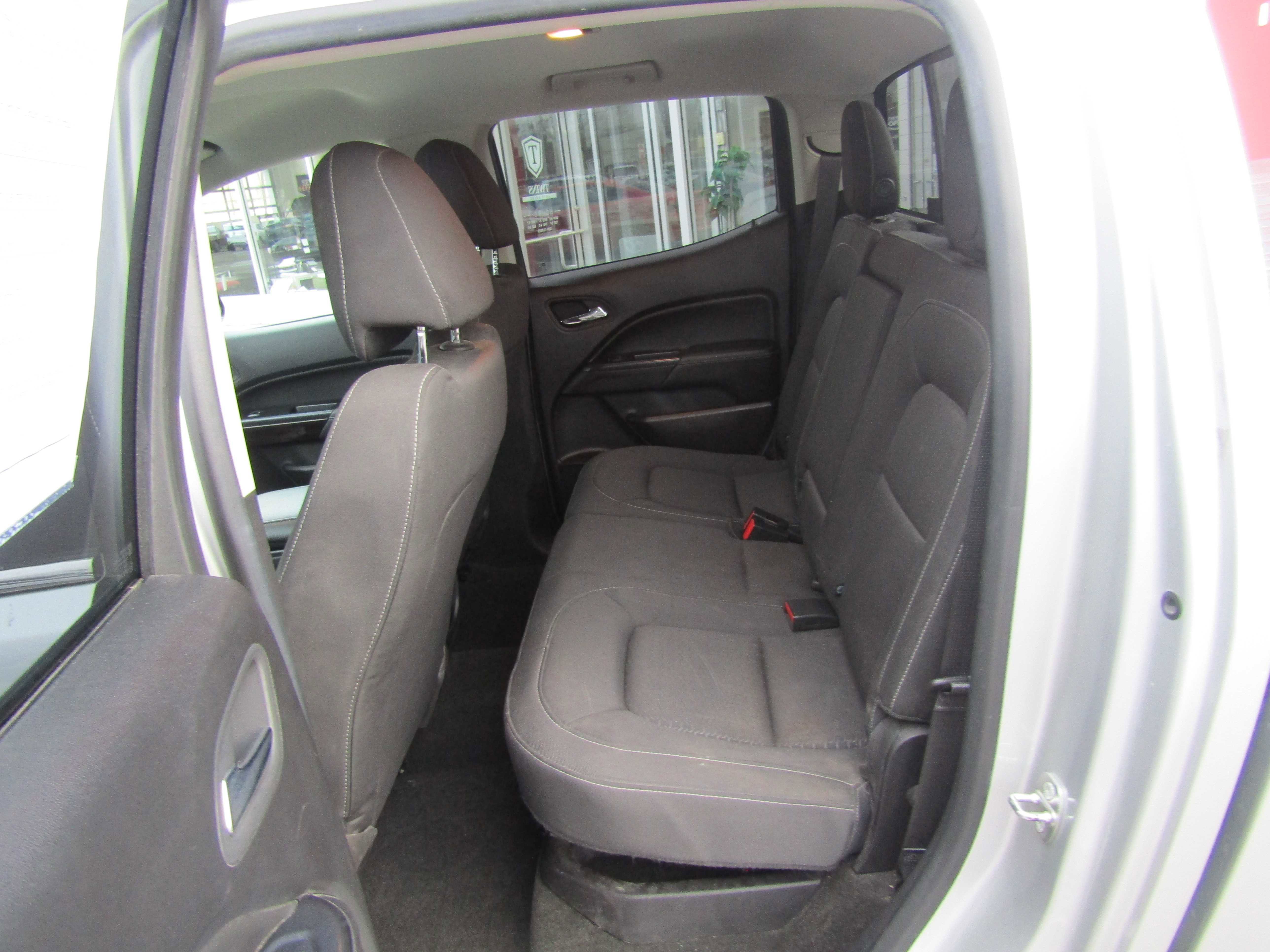 Used 2017 GMC Canyon SLE image 19