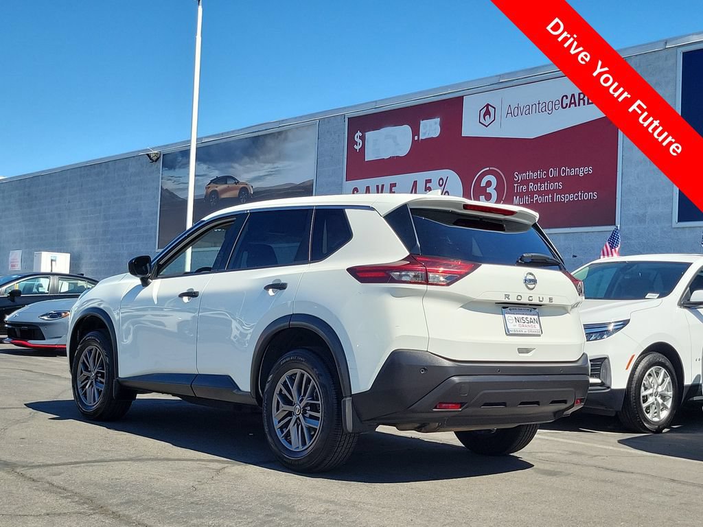 Used 2021 Nissan Rogue S FWD image 2