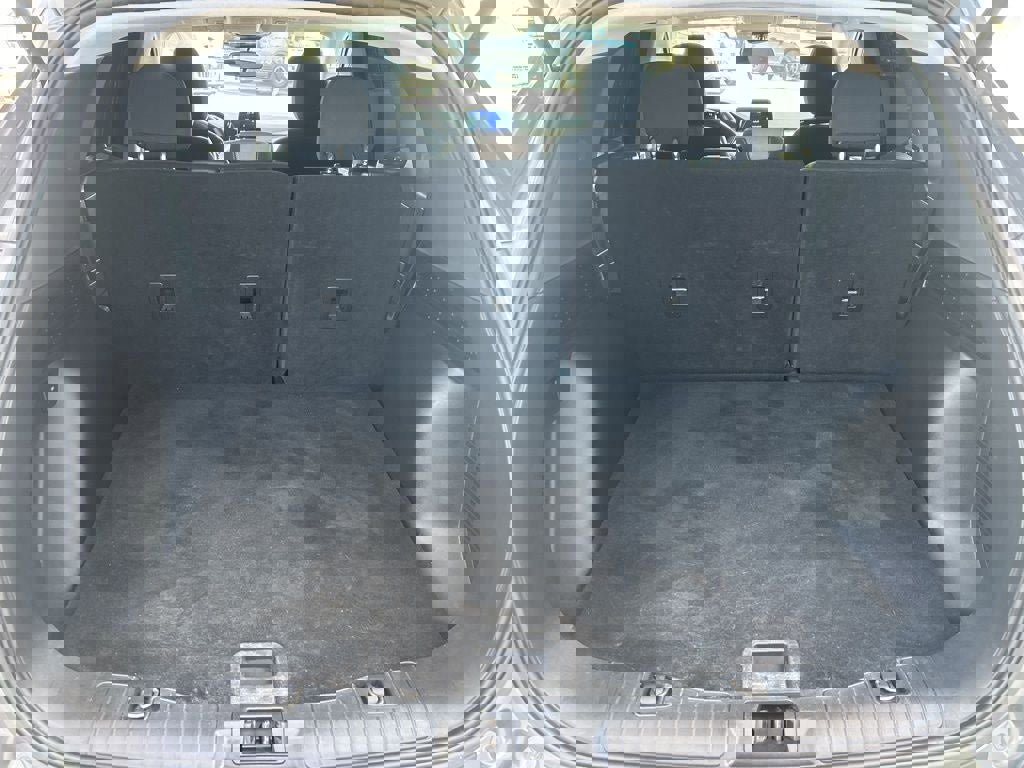 Used 2021 Ford Escape SE w/ SE Sport Appearance Package image 16