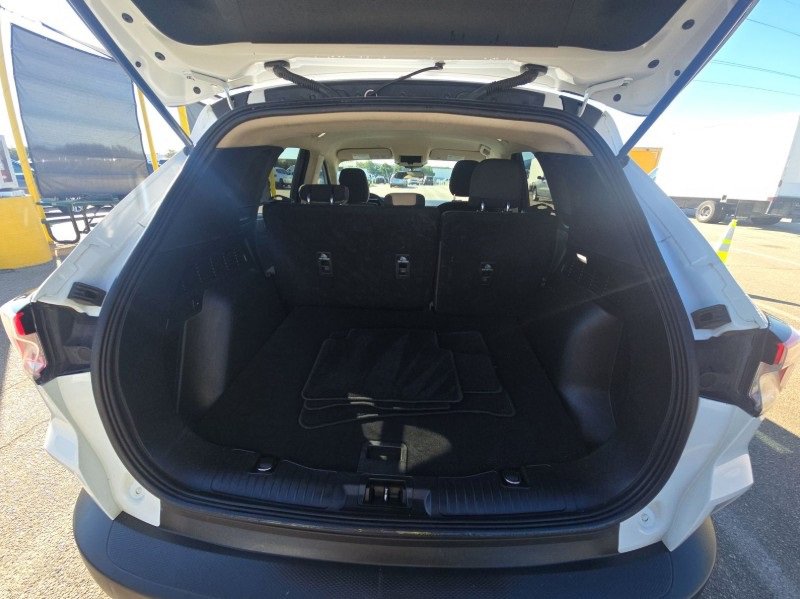 Used 2020 Ford Escape SE image 16