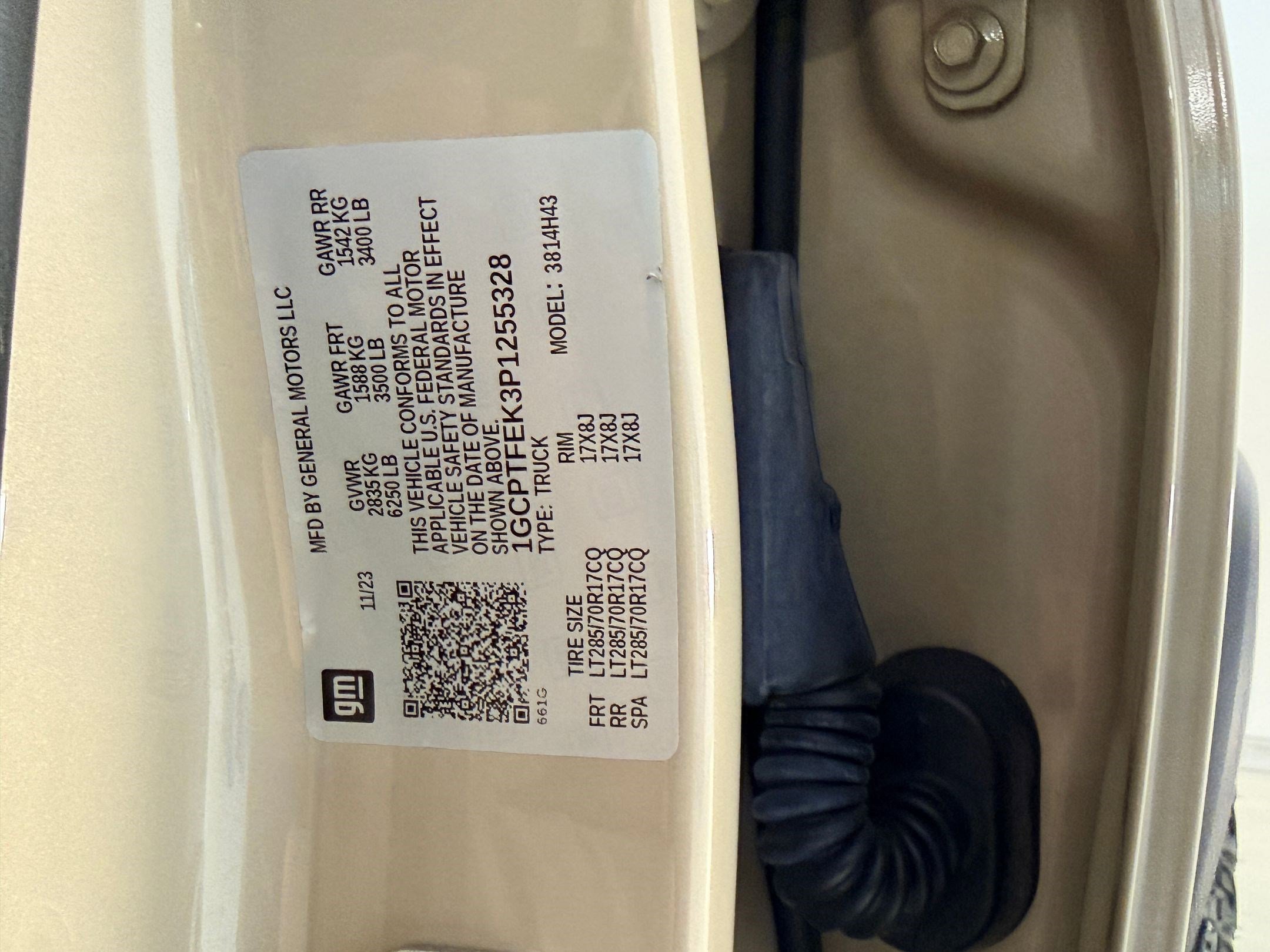 Used 2023 Chevrolet Colorado ZR2 w/ ZR2 Convenience Package III image 19