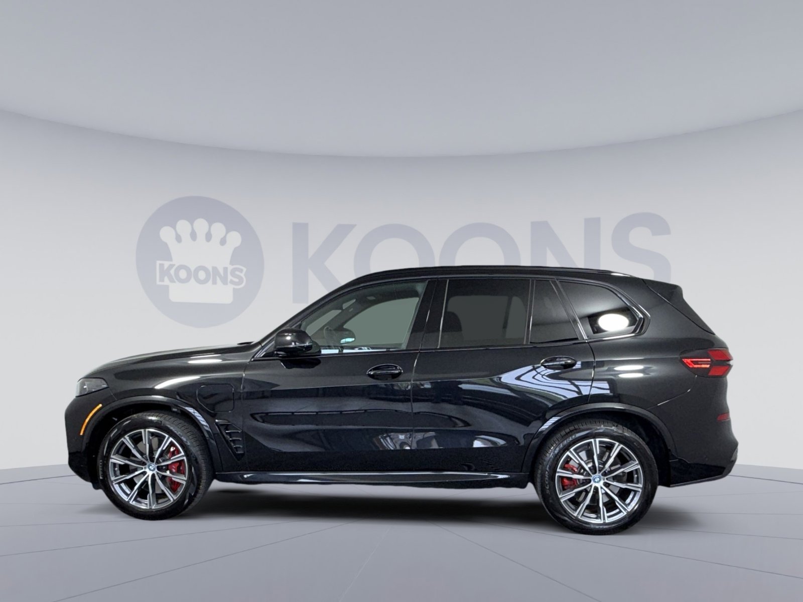 Used 2025 BMW X5 xDrive50e w/ M Sport Package AWD/4WD image 2