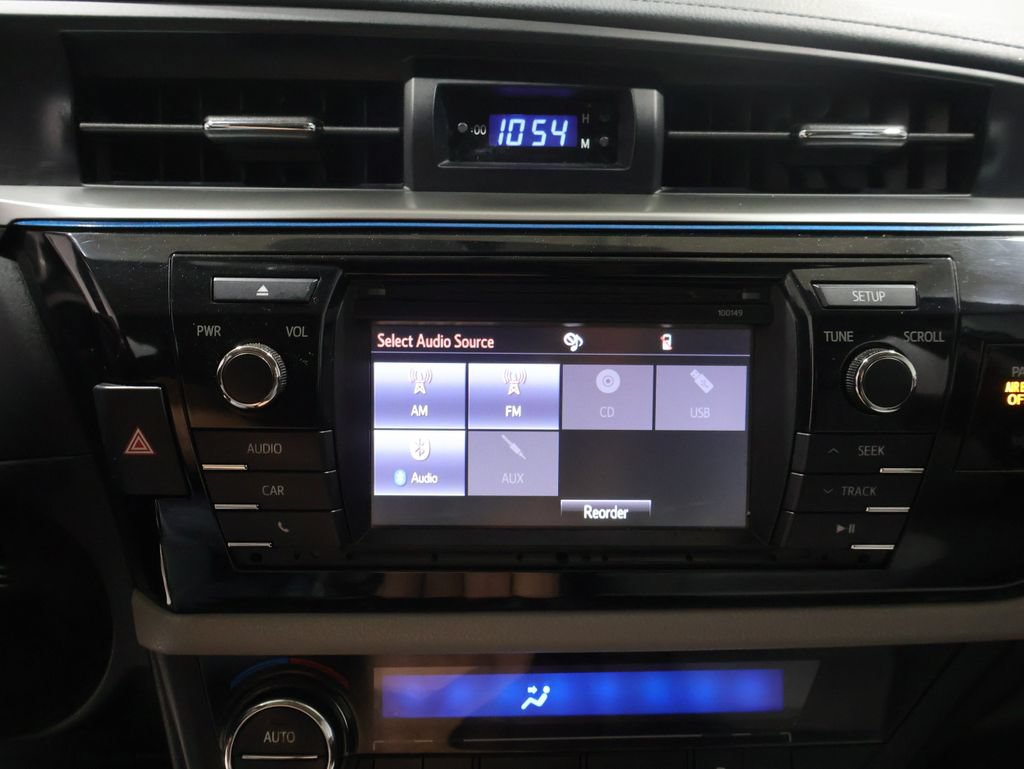 Used 2014 Toyota Corolla LE FWD image 23