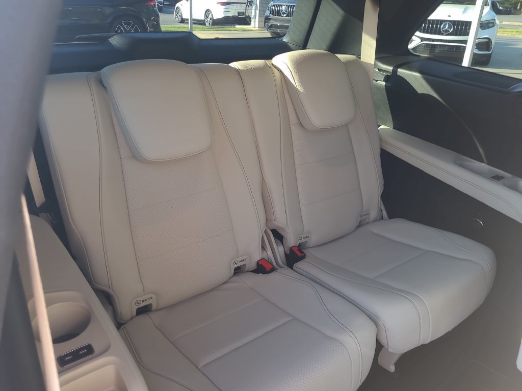 Used 2025 Mercedes-Benz GLS 450 4MATIC image 18