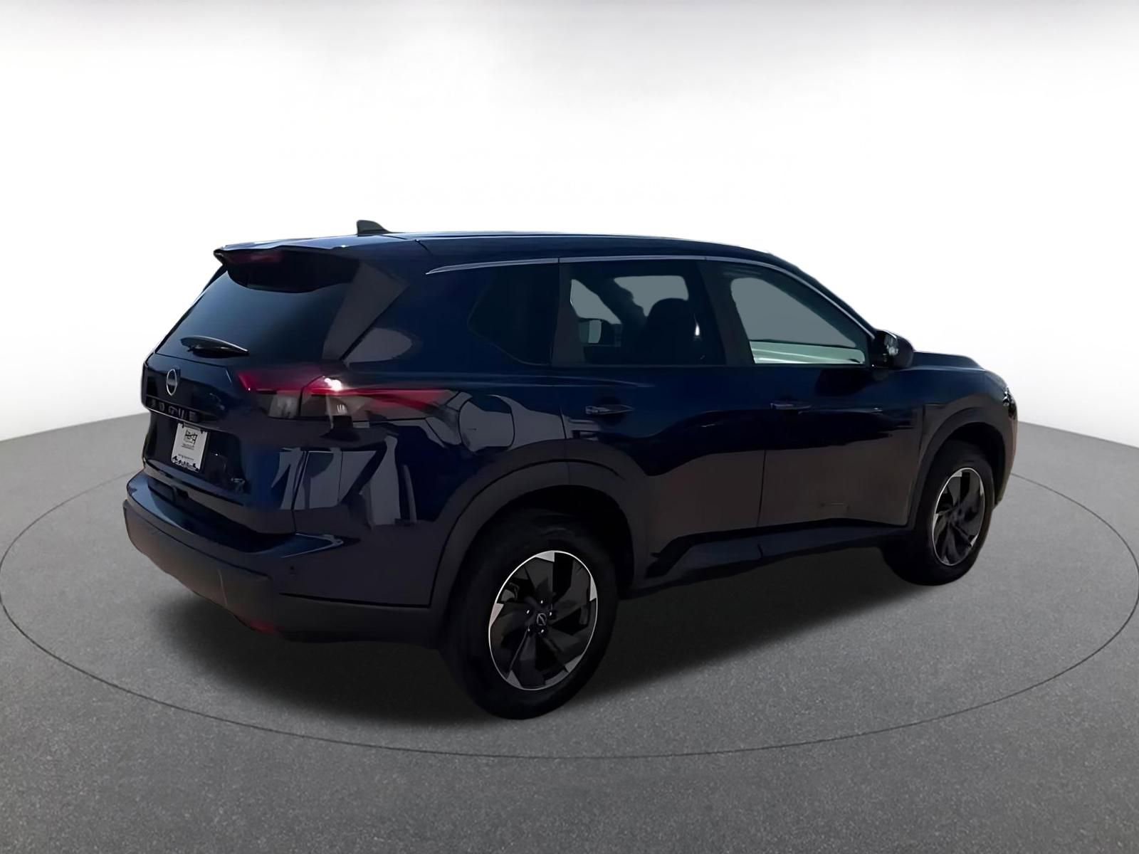 Used 2025 Nissan Rogue SV AWD/4WD image 14