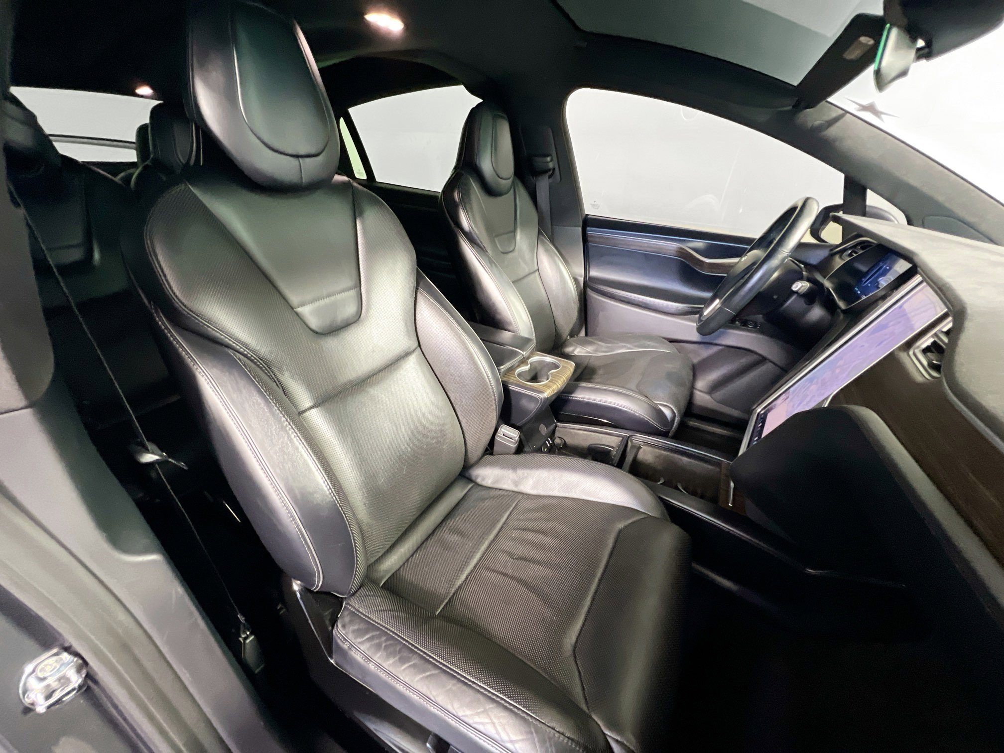 Used 2016 Tesla Model X 90D image 29