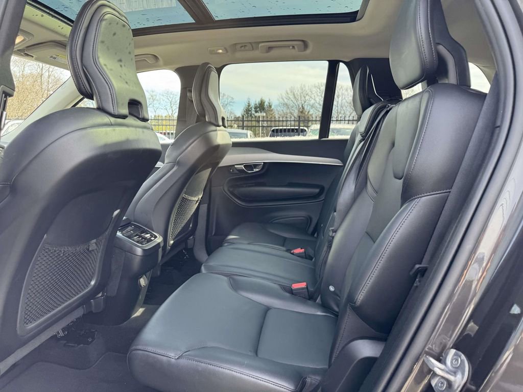 Used 2023 Volvo XC90 B5 Core w/ Climate Package image 9