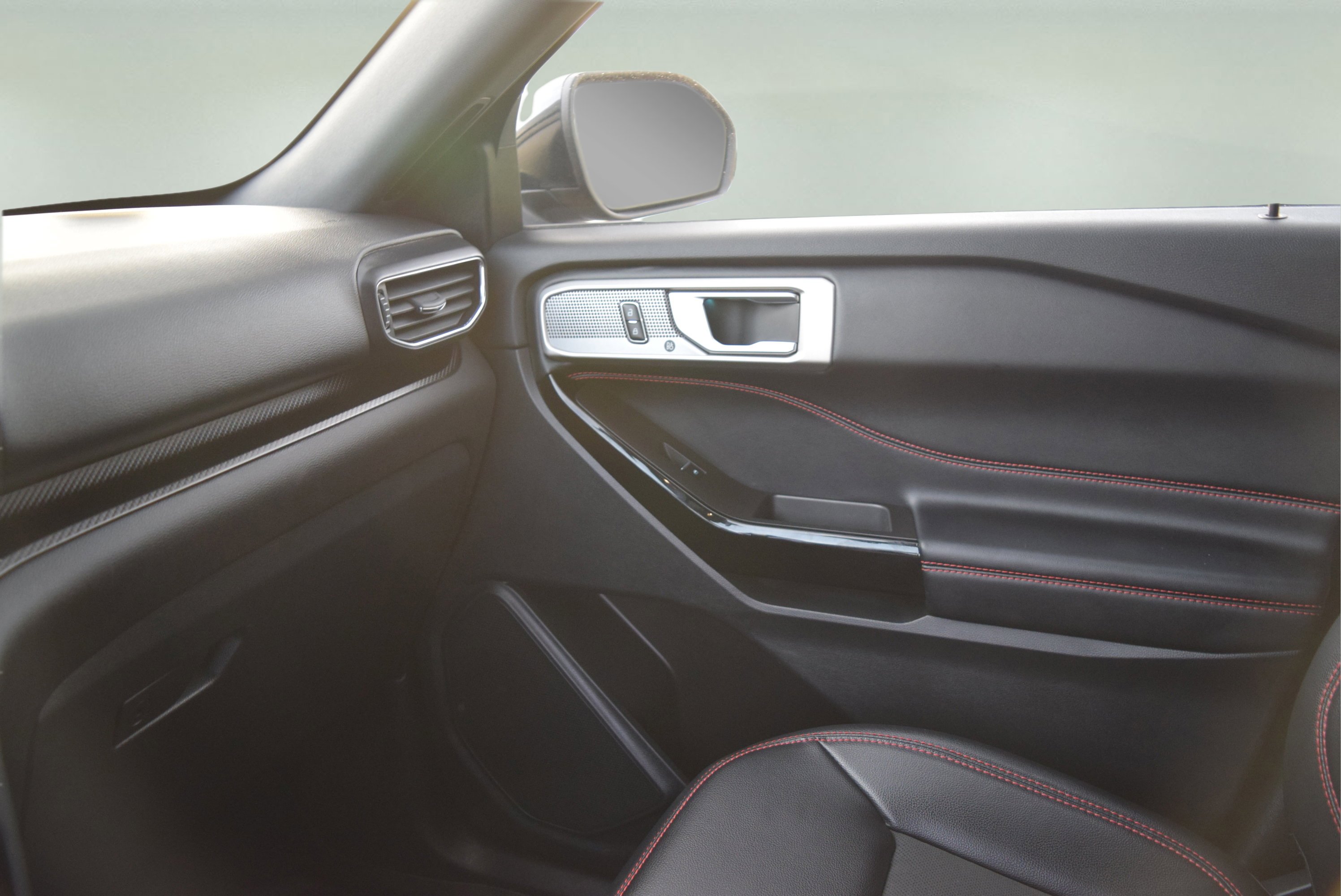 Certified 2023 Ford Explorer ST-Line image 15