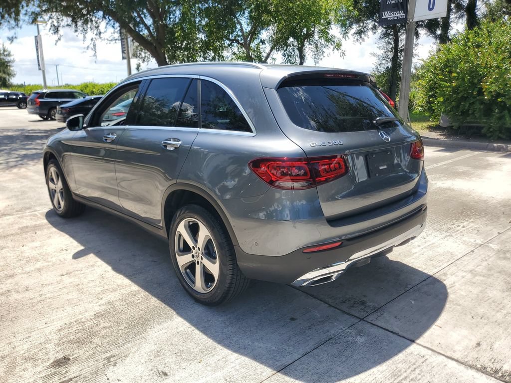 Used 2022 Mercedes-Benz GLC 300 4MATIC image 4
