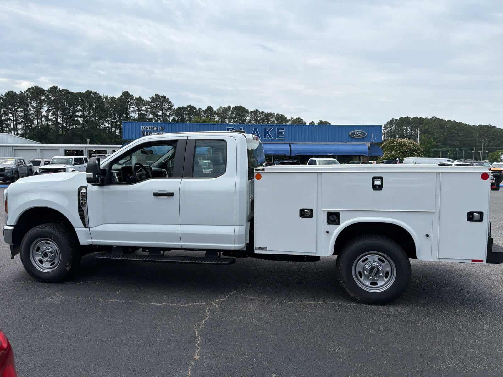 New 2025 Ford F250 XL w/ FX4 Off-Road Package AWD/4WD image 6