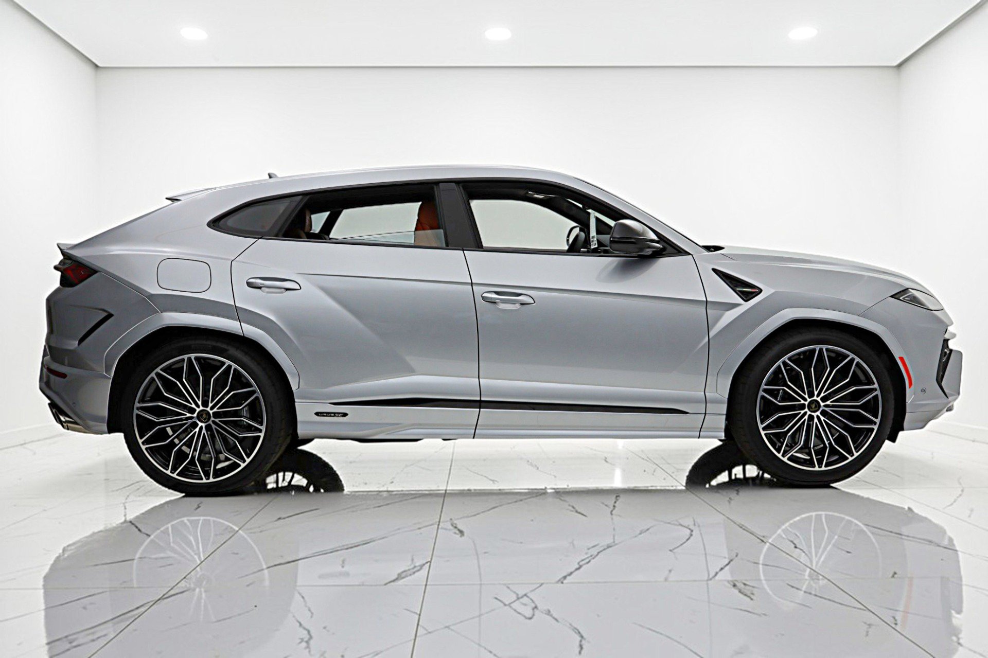 Used 2026 Lamborghini Urus SE AWD/4WD image 20