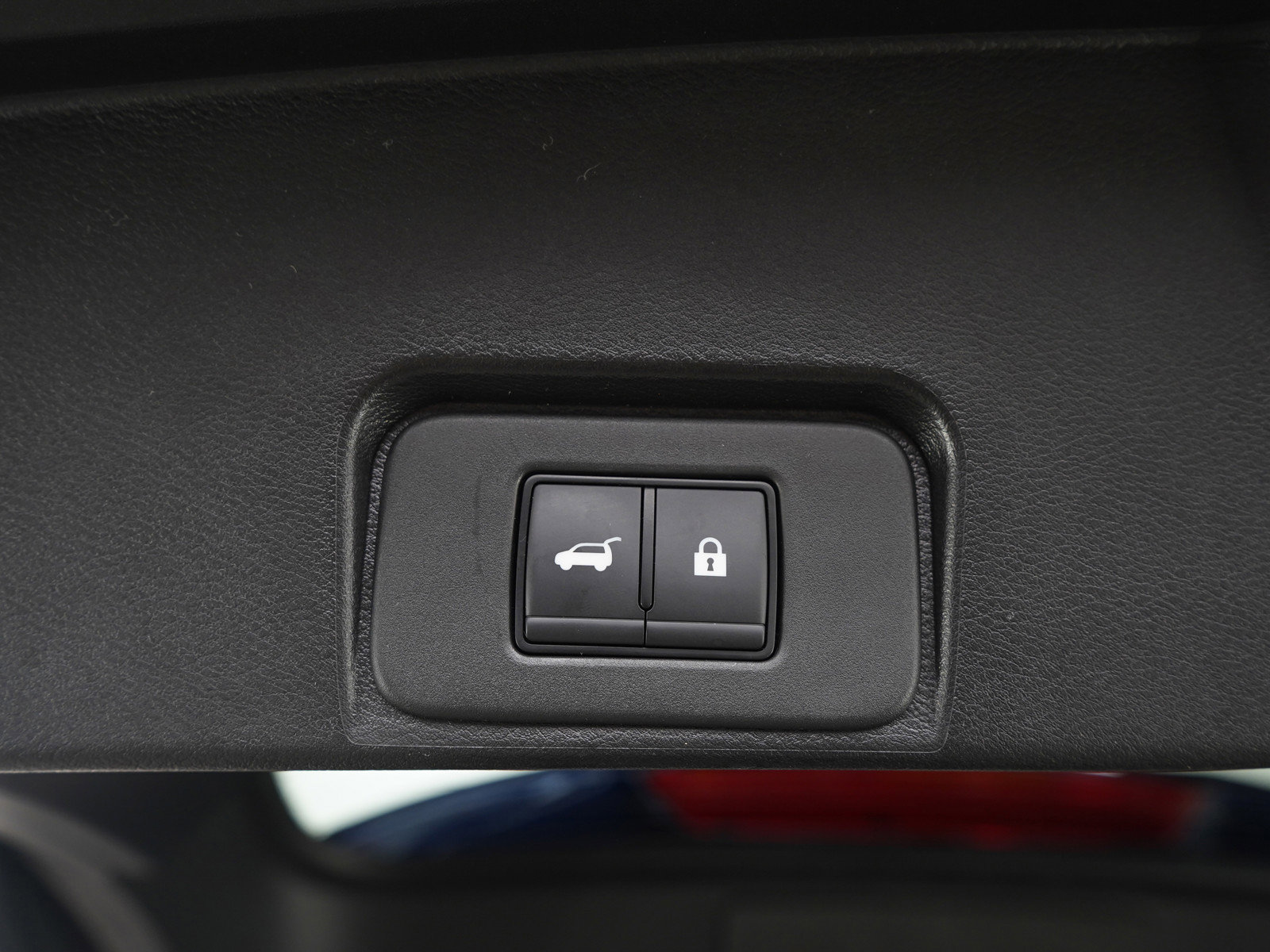 Used 2025 Nissan Rogue SV image 21