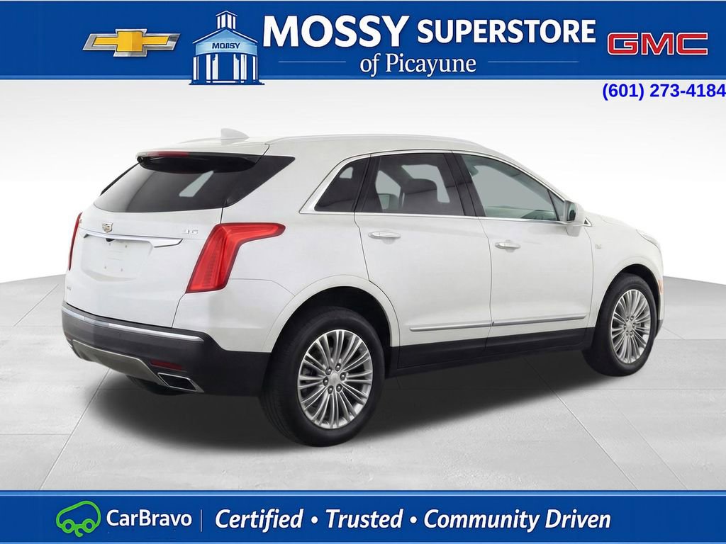 Used 2018 Cadillac XT5 Platinum w/ Driver Assist Package image 4