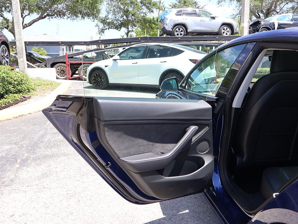 Used 2023 Tesla Model 3 Standard Range RWD image 26