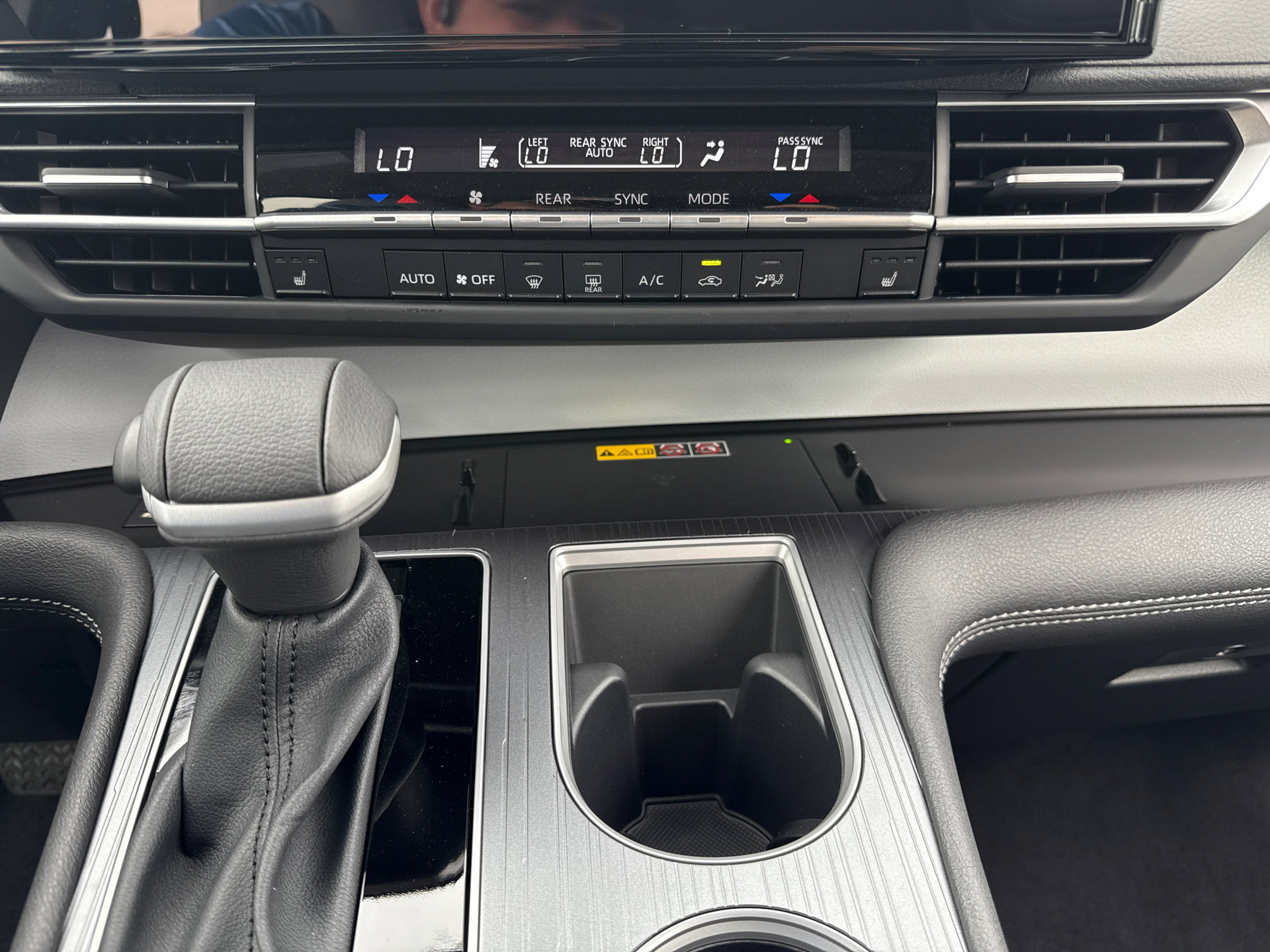 Used 2026 Toyota Sienna XLE FWD image 29