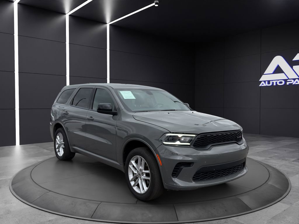 Used 2023 Dodge Durango GT image 3