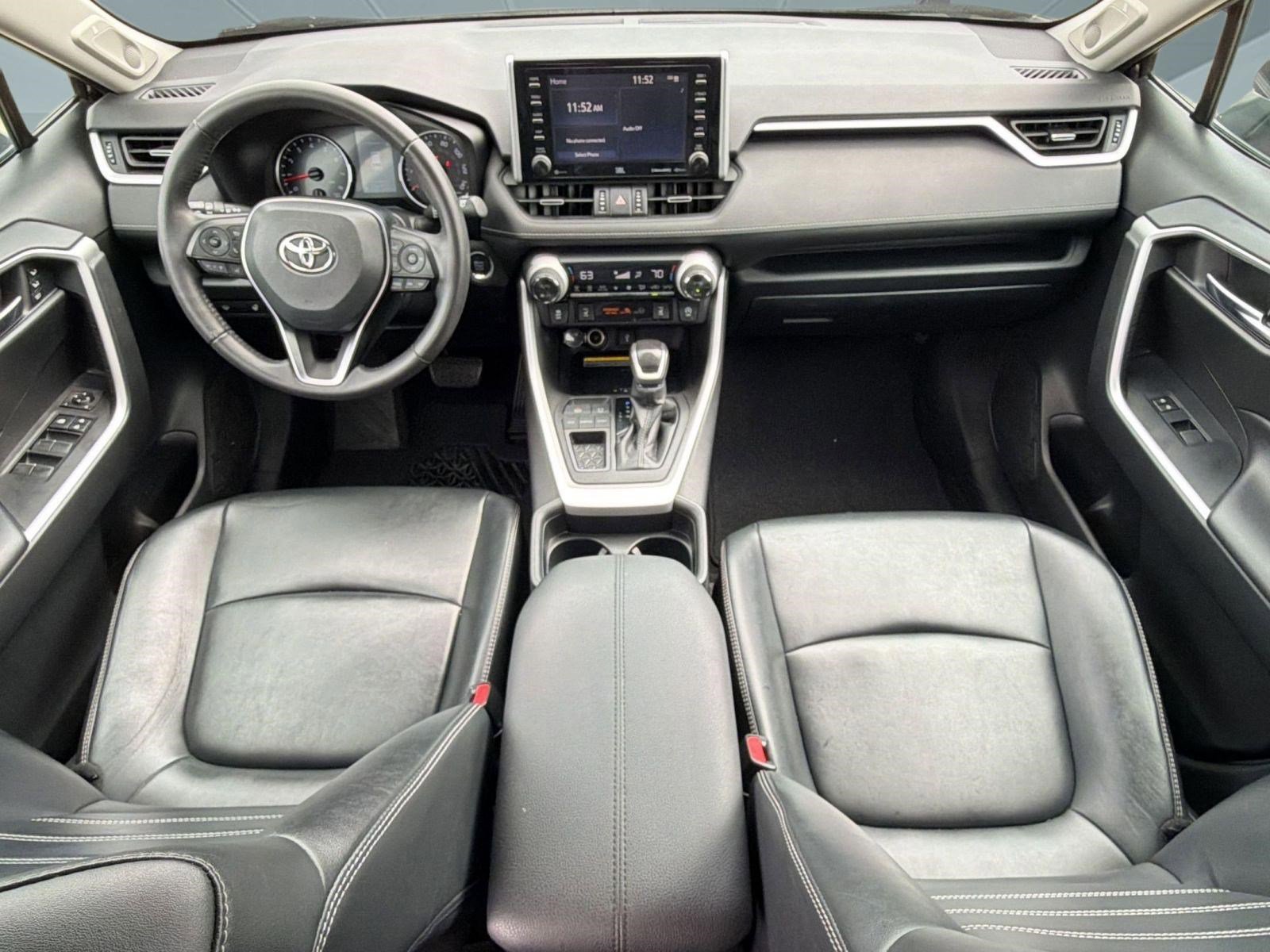 Used 2020 Toyota RAV4 XLE Premium image 14