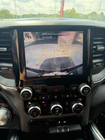 Used 2024 RAM 1500 Laramie AWD/4WD image 19