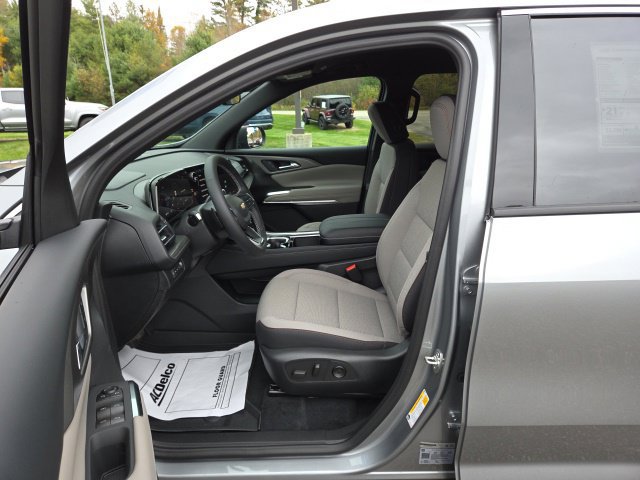 New 2027 Chevrolet Traverse LT w/ LPO, Floor Liner Package AWD/4WD image 23