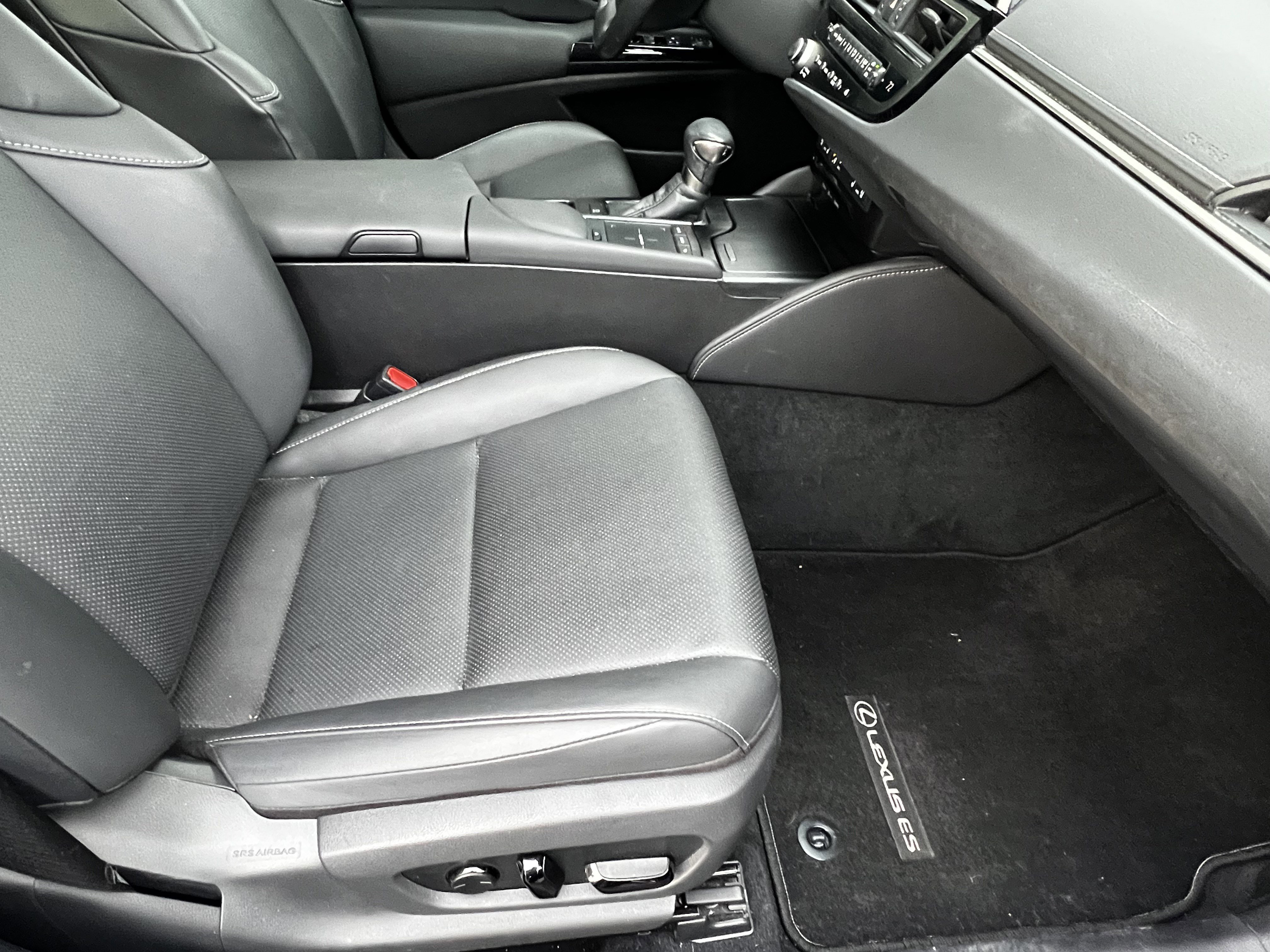 Certified 2022 Lexus ES 350 w/ Premium Package image 45