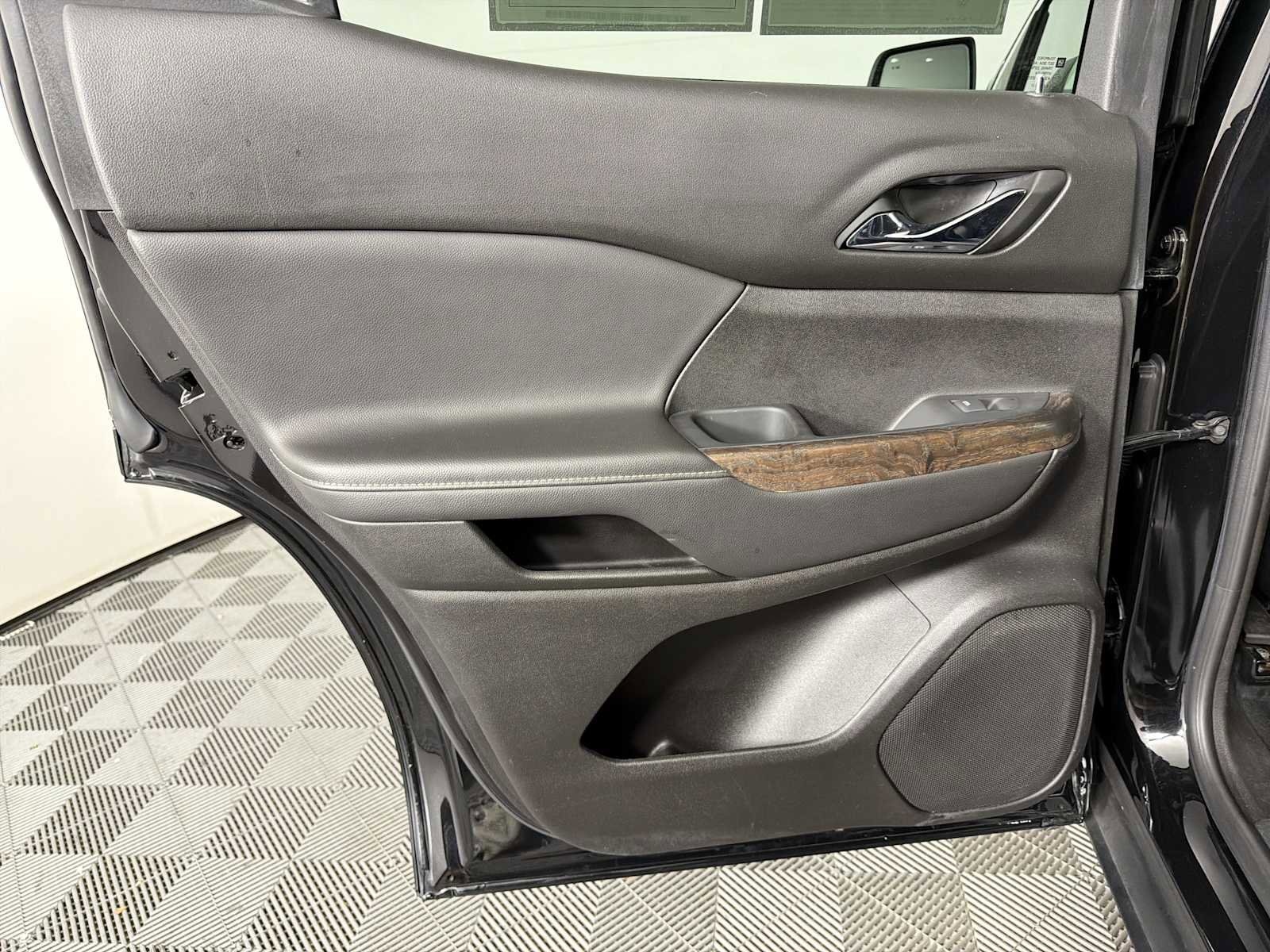 Certified 2023 GMC Acadia Denali w/ Trailering Package image 42