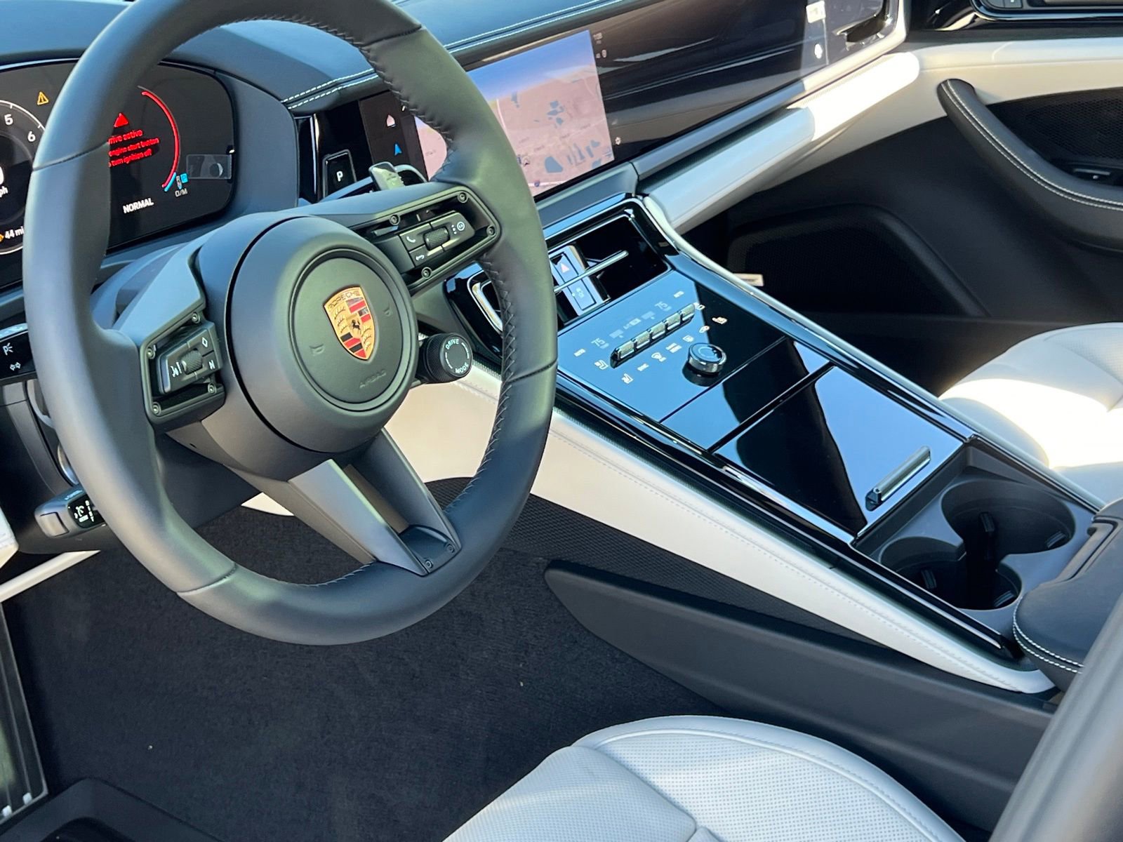 New 2026 Porsche Panamera 4 image 4