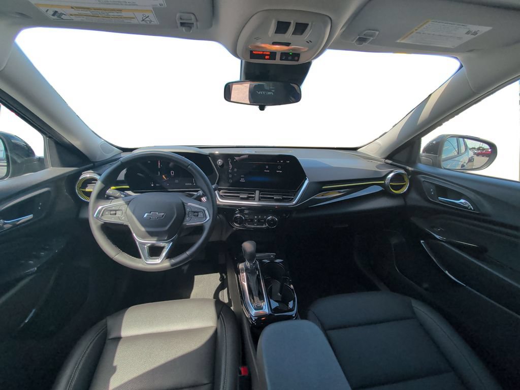 Used 2024 Chevrolet Trax ACTIV w/ Sunroof Package FWD image 9