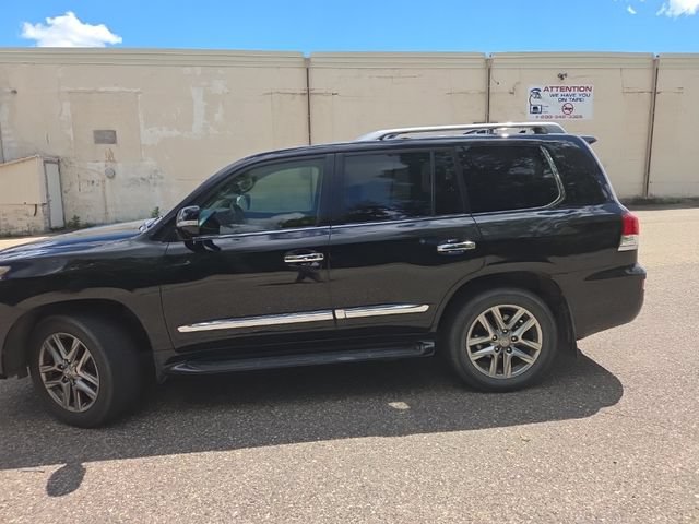 Used 2013 Lexus LX 570 4WD w/ Luxury Pkg image 6