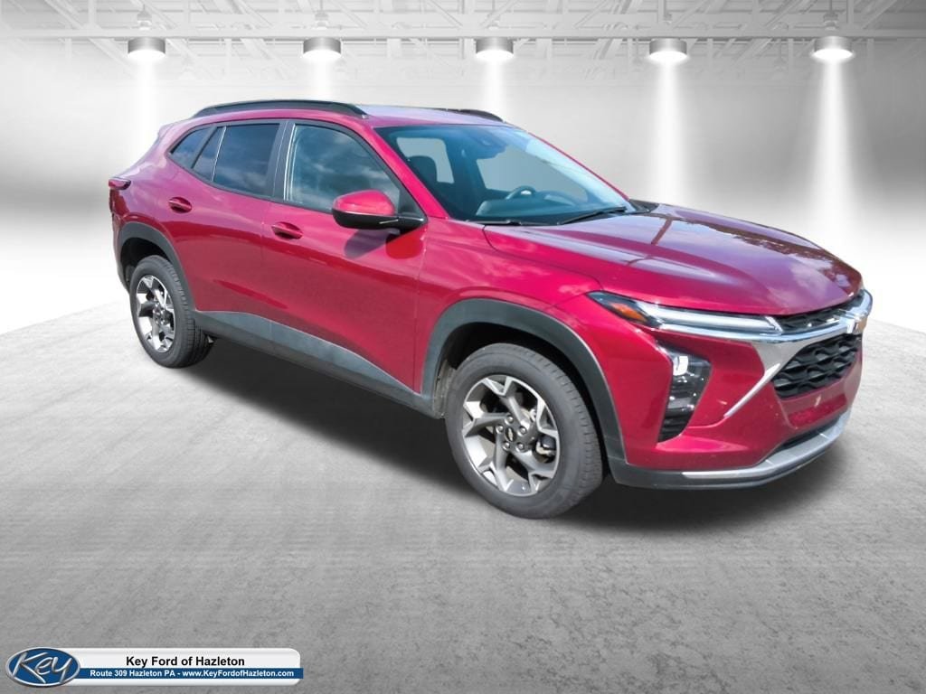 Used 2025 Chevrolet Trax LT