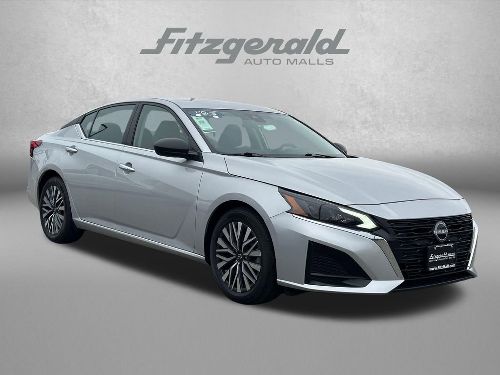 Used 2025 Nissan Altima 2.5 SV FWD image 1