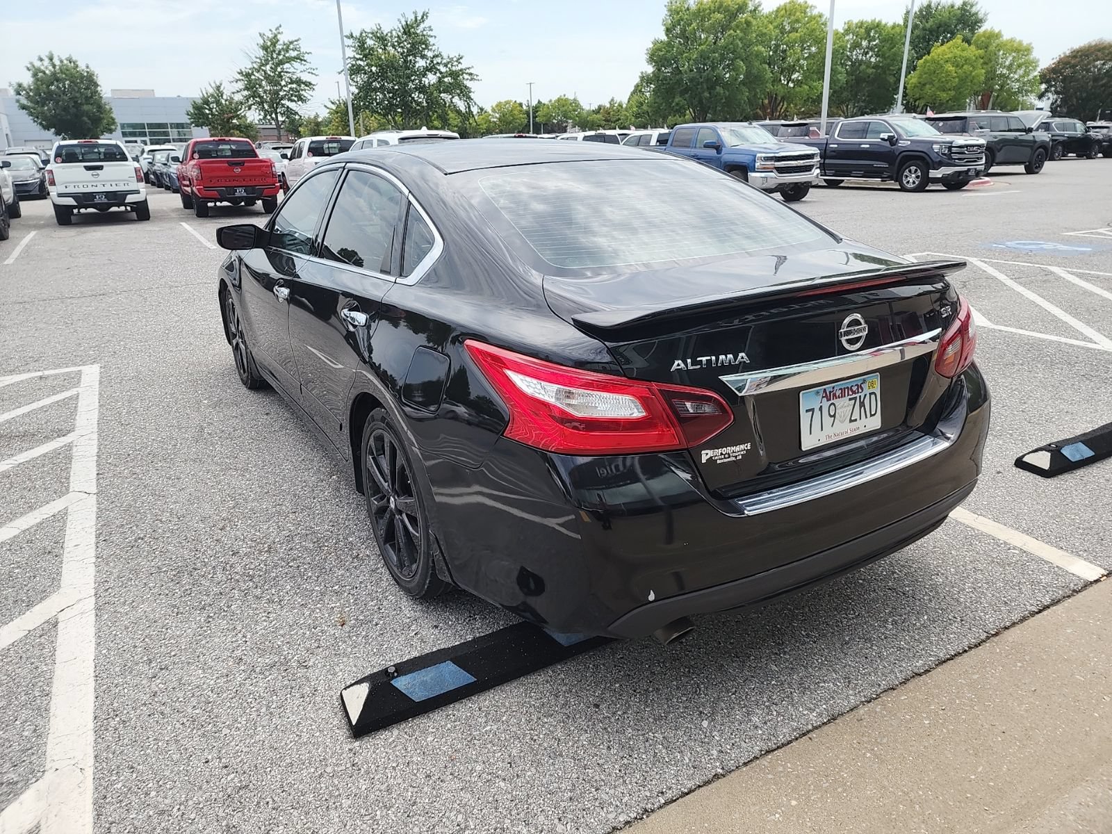 Used 2017 Nissan Altima 2.5 SR w/ Midnight Edition Package FWD image 7