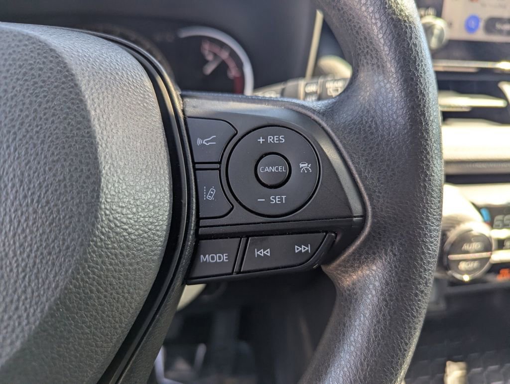 Used 2024 Toyota RAV4 XLE image 27