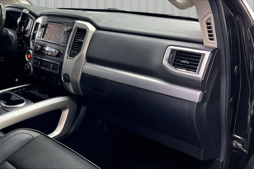 Used 2017 Nissan Titan PRO-4X image 27