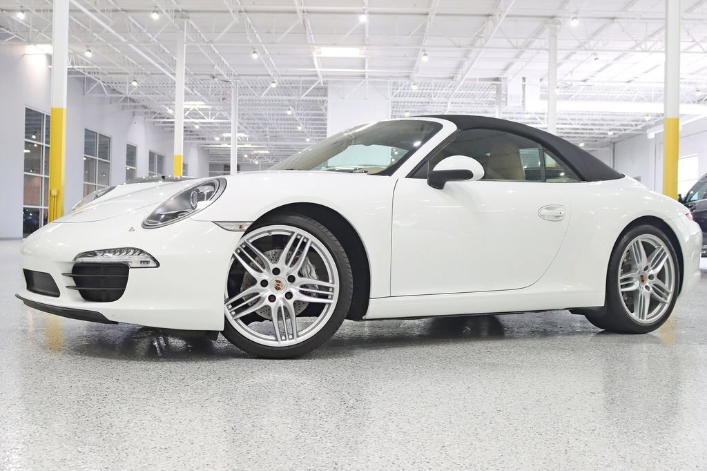 Used 2014 Porsche 911 Carrera RWD image 2