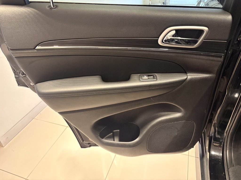 Used 2021 Jeep Grand Cherokee Limited AWD/4WD image 21
