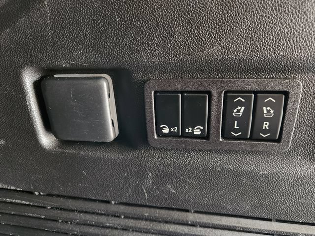 Used 2023 Chevrolet Tahoe Premier RWD image 36