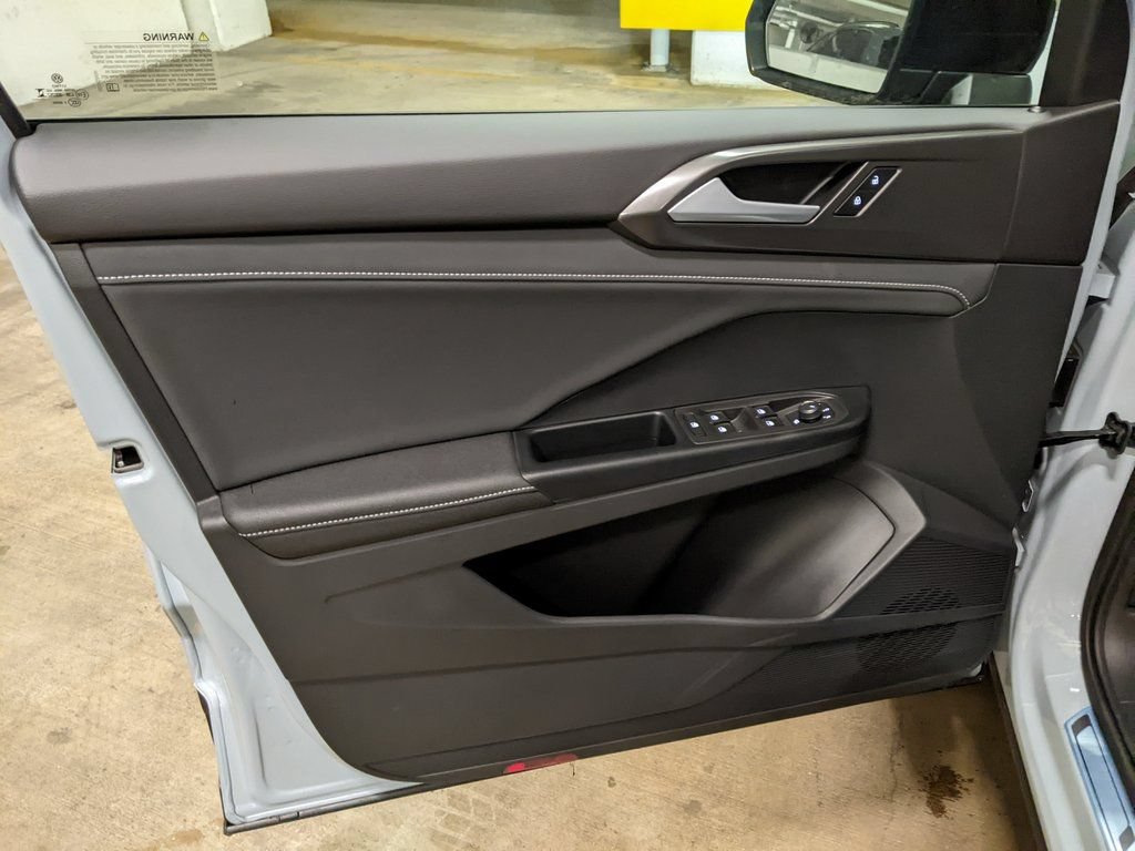New 2026 Volkswagen Taos SE AWD/4WD image 9
