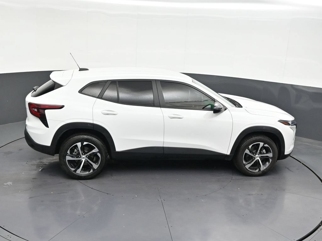 Used 2024 Chevrolet Trax RS w/ Driver Confidence Package FWD image 20