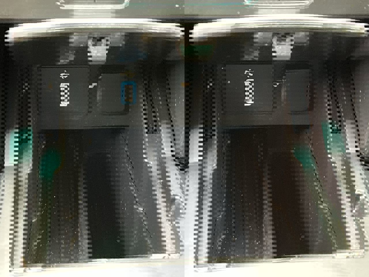 Used 2018 Ford Explorer XLT w/ Equipment Group 202A AWD/4WD image 25