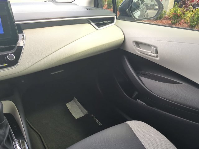 Used 2024 Toyota Corolla LE w/ LE Convenience Package FWD image 16