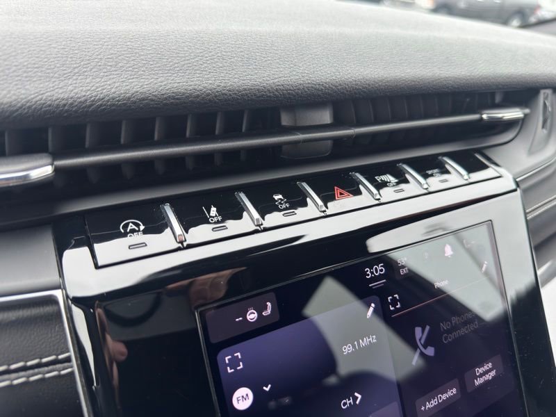 Used 2023 Jeep Grand Cherokee Altitude image 16