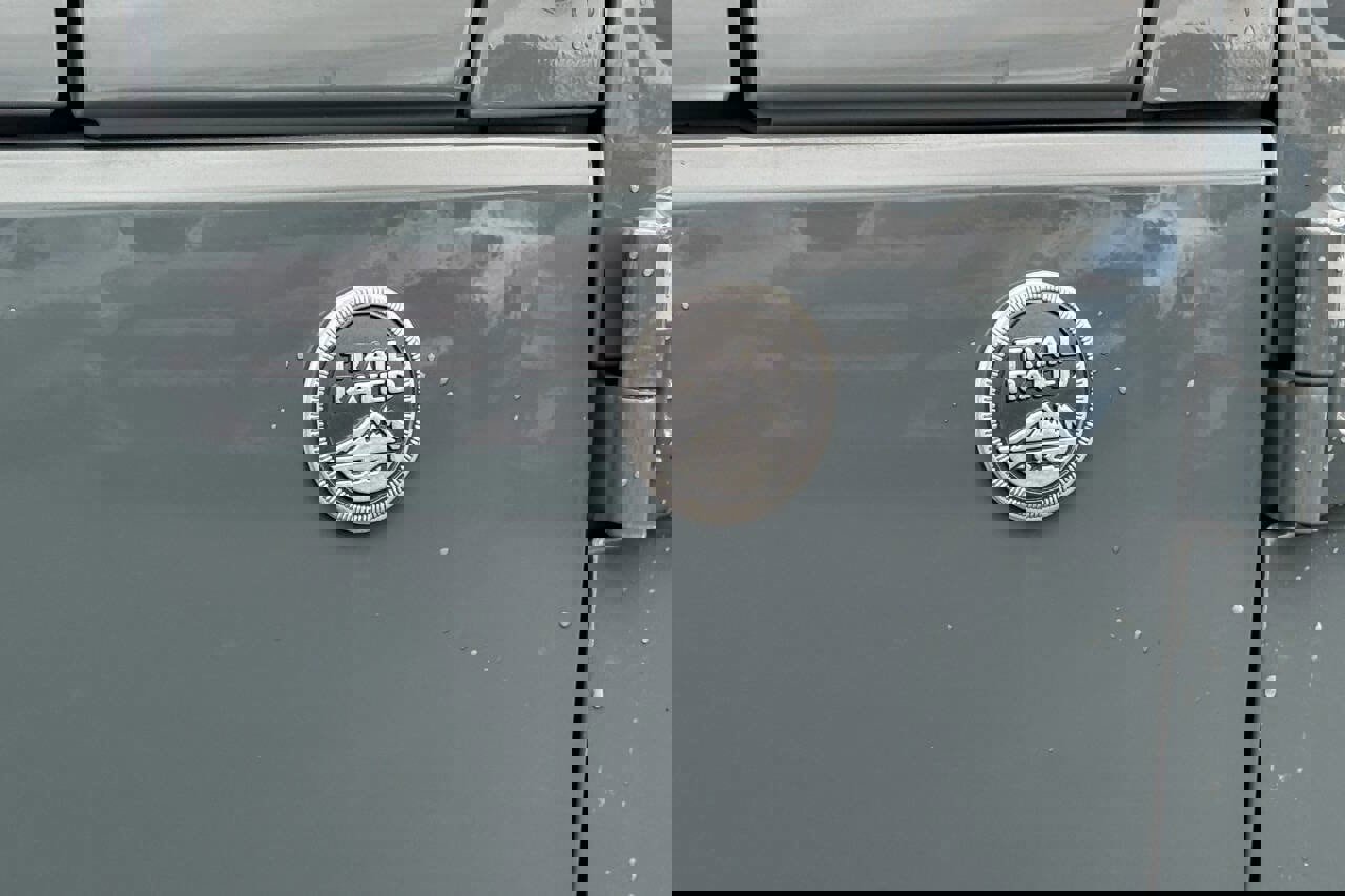 Used 2015 Jeep Wrangler Unlimited Sahara w/ Connectivity Group image 23