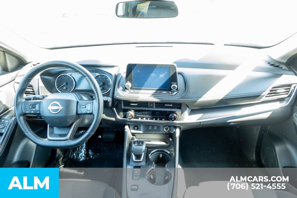 Used 2025 Nissan Rogue SV image 27