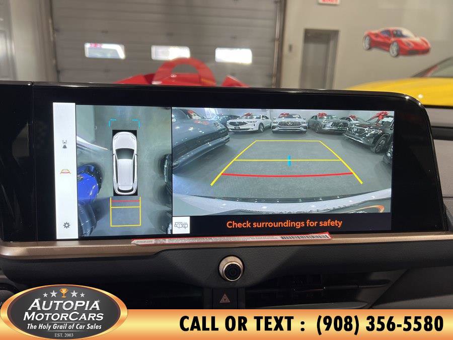 Used 2025 Toyota Crown Signia AWD/4WD image 34